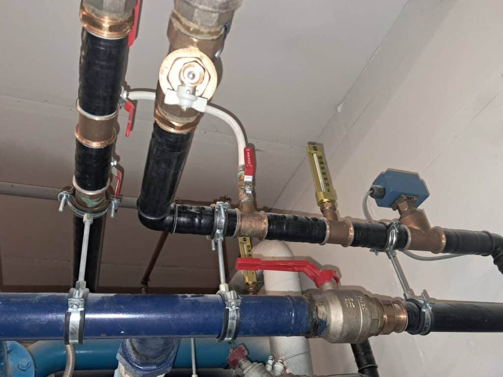 Installation de tuyauterie et vannes à Paris