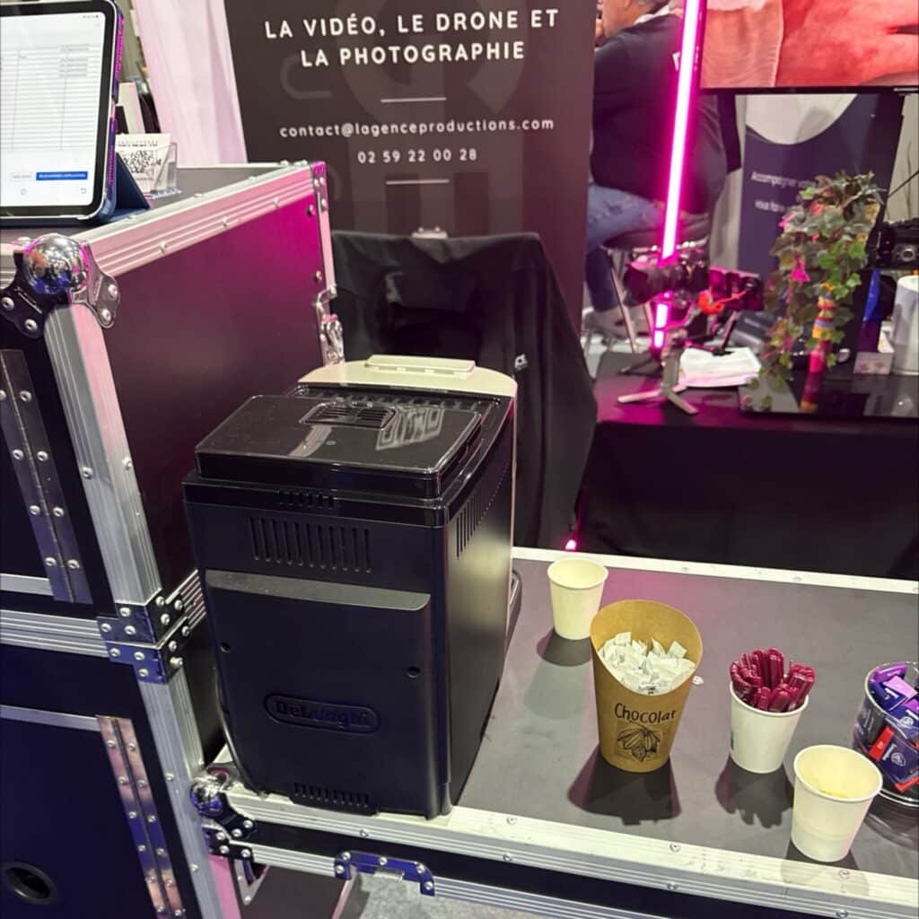 Machine à café compacte et stand à Rouen
