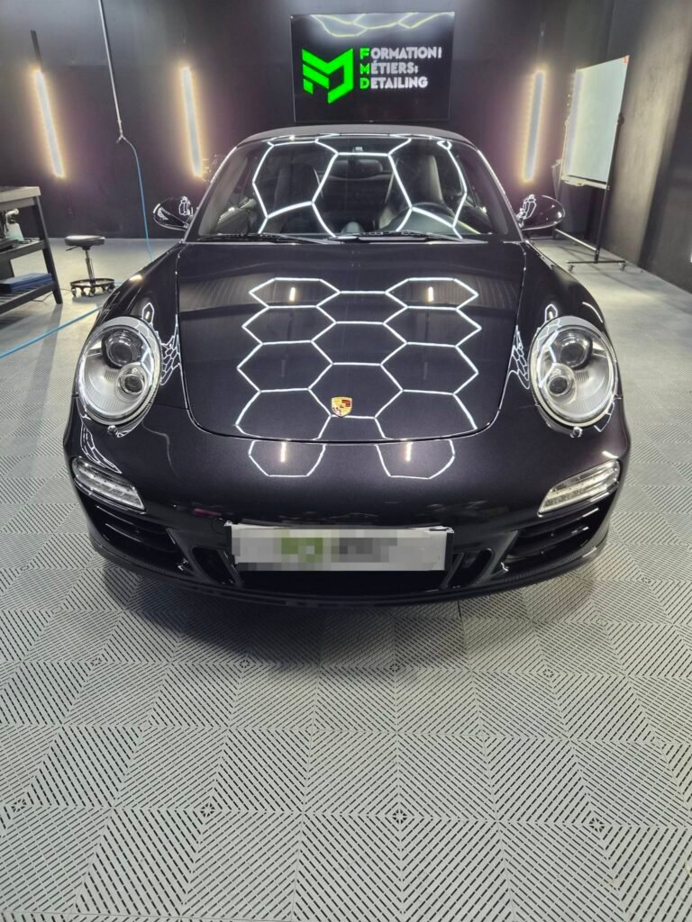 Voiture sportive brillante - detailing à Rouen