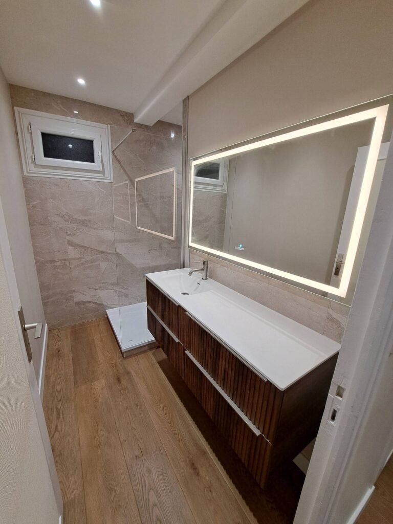 Rénovation de salle de bains moderne à Rouen